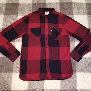 Levis Checkered Plaid Flannel Shirt Red and Black 100% Cotton Medium